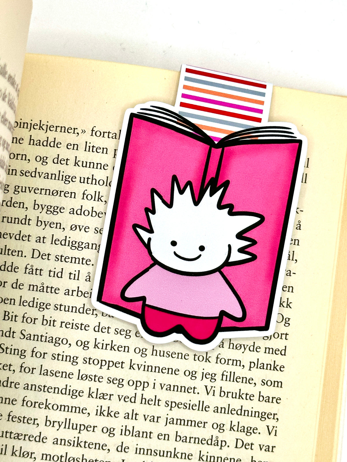 TUSSE MAGNETIC BOOKMARK - open book